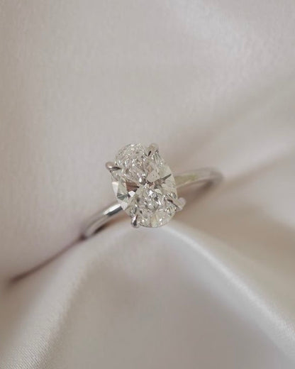 OVAL SOLITAIRE RING