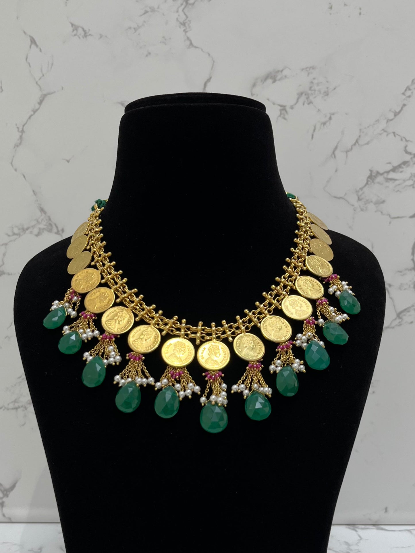 VICTORIA COIN NECKLACE