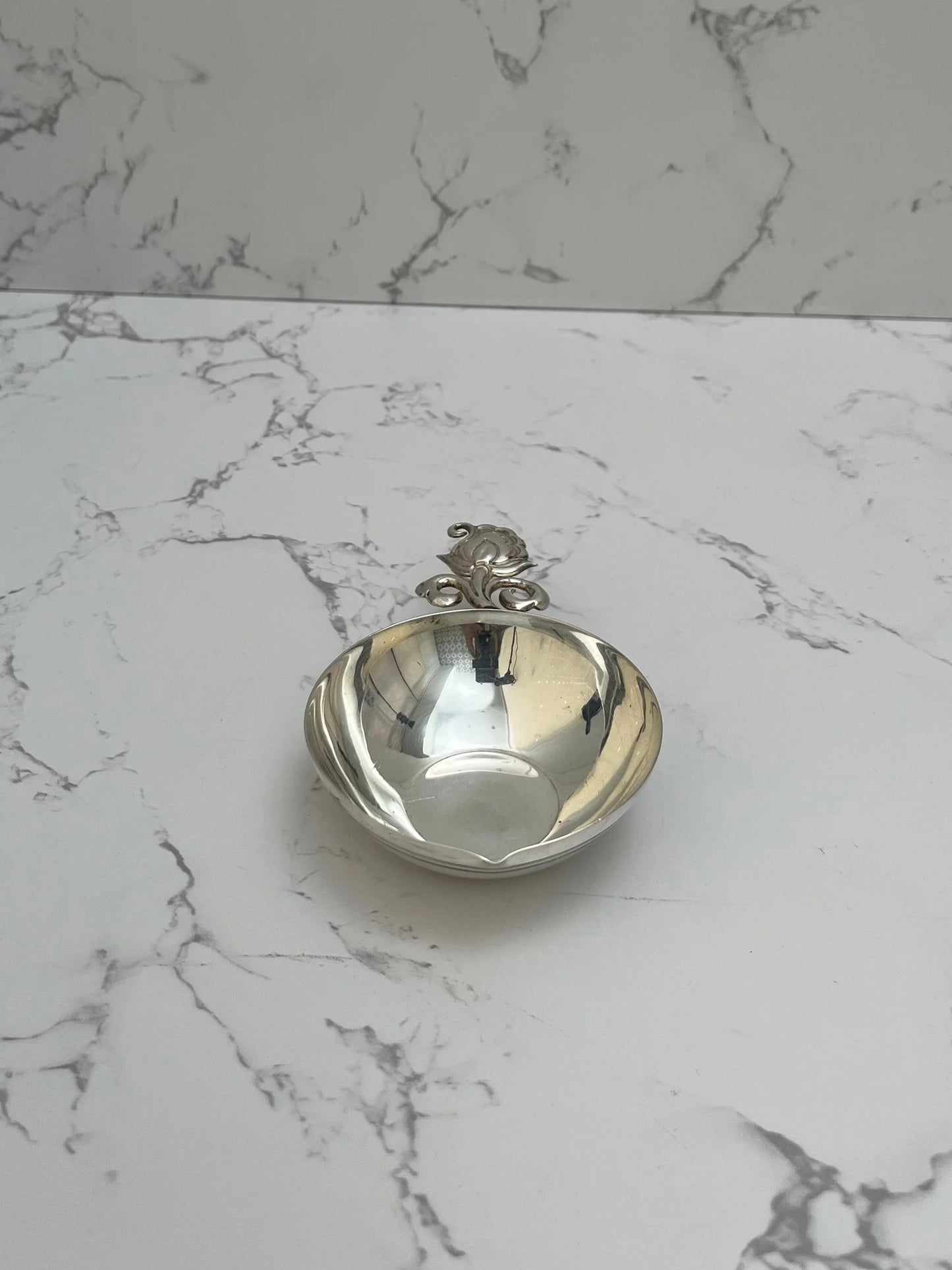 LEAF HANDLE DIYA