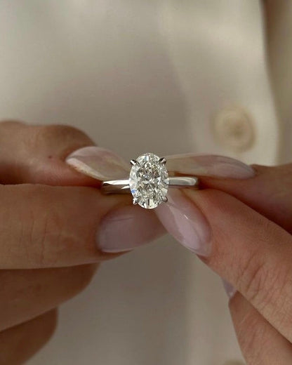 OVAL SOLITAIRE RING