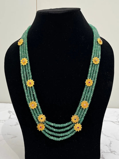 925 hallmarked sterling silver green beaded necklace with flower motif