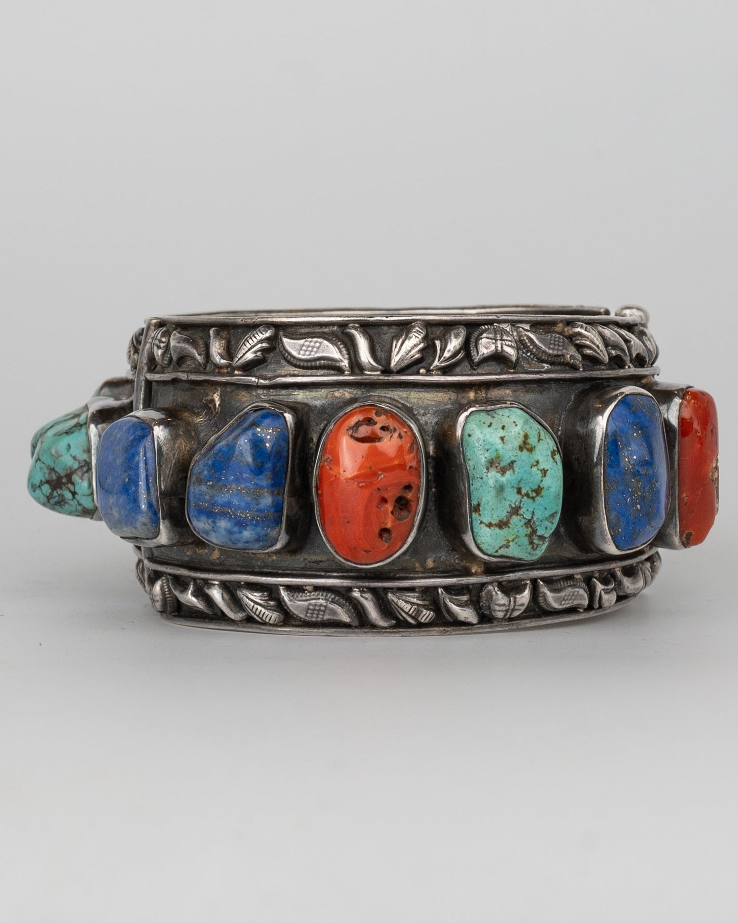 SEMI-PRECIOUS STONE KADA