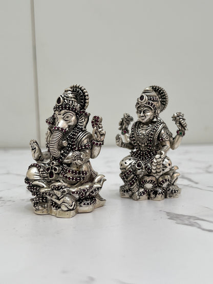 Side profile of 925 sterling silver Lakshmi Ganesha idol – intricate detailing on both deities