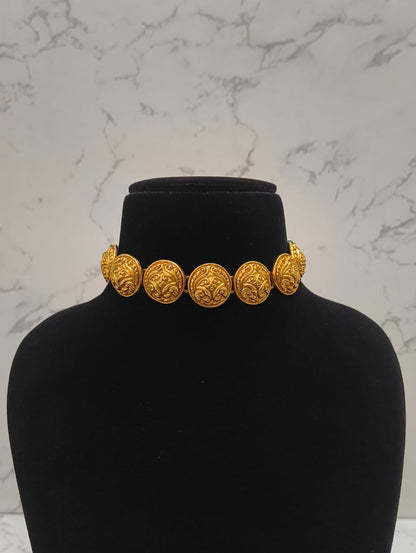 GOLD CHOKER NECKLACE