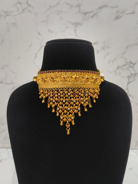 GOLD CHOKER NECKLACE