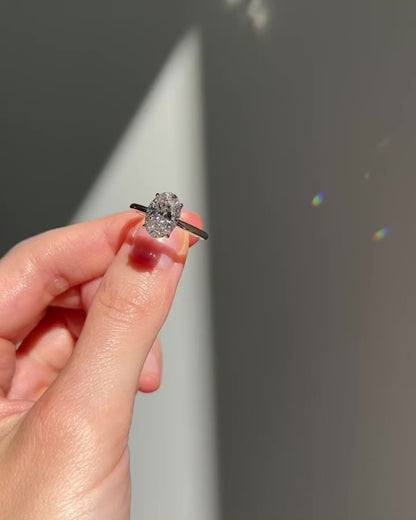 OVAL SOLITAIRE RING