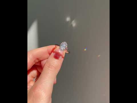 Lab_Grown_Oval_Cut_Ring