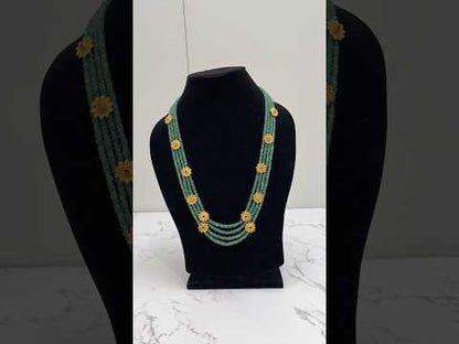 Video of 925 hallmarked sterling silver green beaded necklace with flower motif